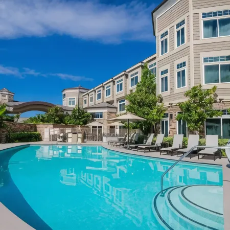 West Inn & Suites