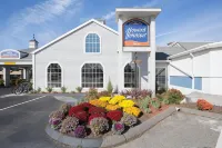 Howard Johnson by Wyndham Mystic