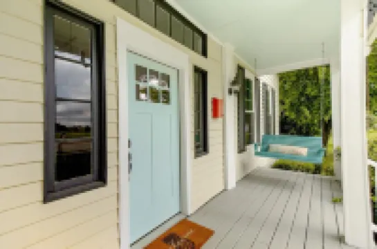 Oak River Company Farmhouse