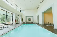 DoubleTree Suites by Hilton & Conference Center Chicago - Downers Grove - Pools