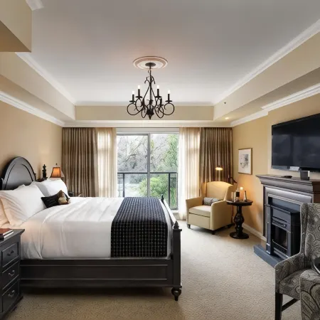 Oak Bay Beach Hotel