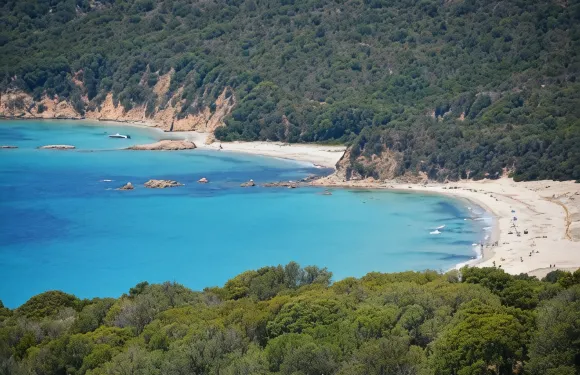 阿爾巴羅薩公寓