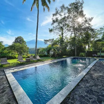 Mahagiri Resort & Restaurant Hotel dekat Pura Besakih