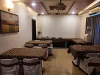 Hotel Vaishnavi - parking