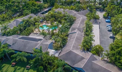 Bay of Palms Hotels in Palm Beach