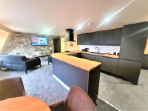 Friary House Serviced Apartments by Roomsbooked - 24Hr Reception