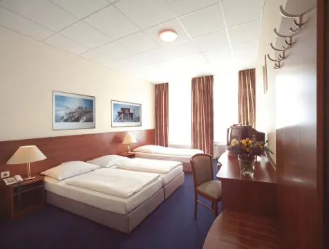 โรงแรมเทอร์มินัสที่สถานีรถไฟหลักและ ZOB