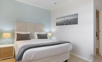 Kmg Apartments at the Apex