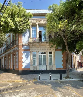 El Patio 77 B&B Hotels near Plaza Garibaldi