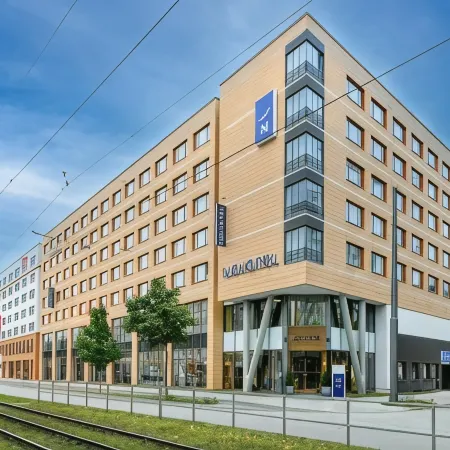 Novotel Muenchen City Arnulfpark Отели рядом с достопримечательностью «Станция метро Maillingerstraße»
