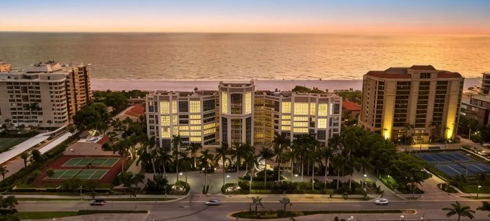 Marco Beach Ocean Suites Отели в г. Коллиер