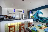 Oceanfront Luxury Townhome Condo Wifi 3 Smart TV'S Pool & Spa