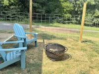 Vintage Restored Glamper - Unique Tiny Home w/ Plunge Pool & Patio セントクレアのホテル