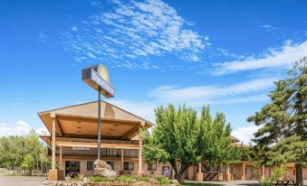 Days Inn by Wyndham Cortez