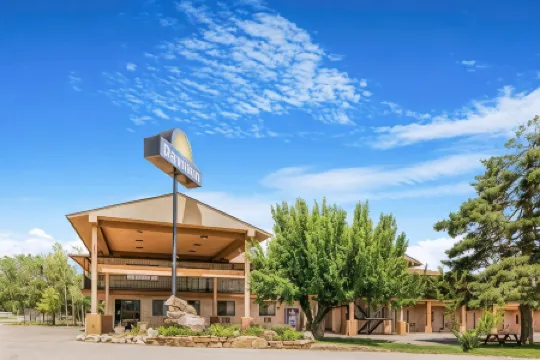 Days Inn by Wyndham Cortez