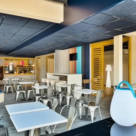 Ibis Budget Mâcon Crêches Отели в г. Шентре