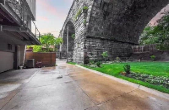 Modern retreat in the heart of Cleveland