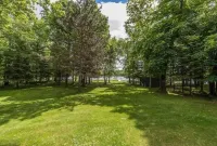 Perfect Summer rental in prime location on Washburn Lake
