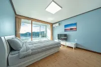 Namhae Season Hotel - Kitchens
