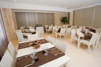 Hotel Jeni & Restaurant Hotels in Menorca
