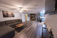 Charming Oasis with Tesla Charger and Backyard Retreat - Cozy Escape