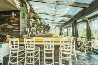 All Seasons Residence Hotel - Free Parking - 5-Star