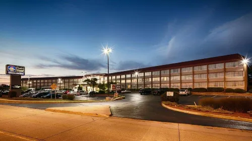 Best Western Plus Chicago Hillside Hotel a Westchester