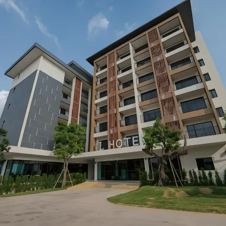 L Hotel