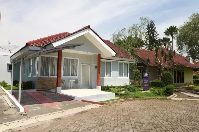 Diyar Villas Puncak F4/8 Hotels in Cibadak