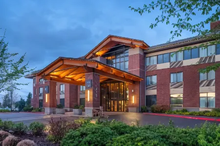 Best Western Premier Boulder Falls Inn