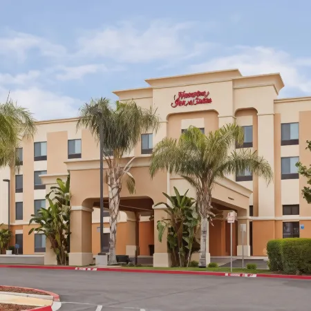 Hampton Inn & Suites Clovis-Airport North