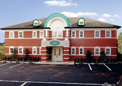 Queen's Sweet Hotels in Ito