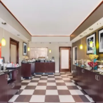 希爾頓歡朋酒店-薩默塞特 薩默塞特酒店