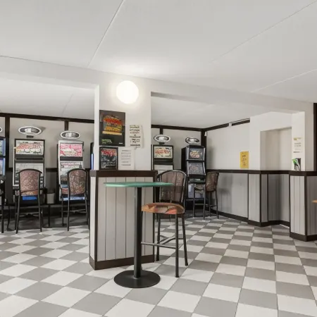 Premium Inn & Suites