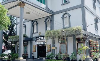 Ghotic Hotel