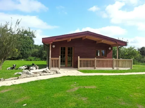 Wall Eden Farm - Luxury Log Cabins and Glamping โรงแรมใน