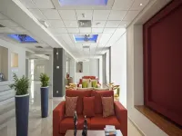 Mayfair Gardens Hotels near Markideio Theatre