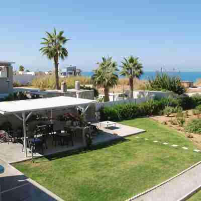 Yiannis Apartments Hotel Exterior