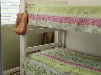 Casa LOLO on hills of Culebra, mountain and airport views . فنادق في كوليبرا
