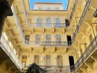 Klauzal Apartman Các khách sạn gần Cầu Xích