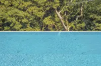 Mercure Ambassador Jeju - Infinity Pools
