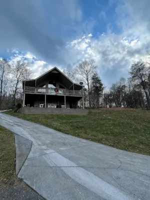 Lakehouse with Lake and Mountain views by Norris Lake TennesseeAndersonville