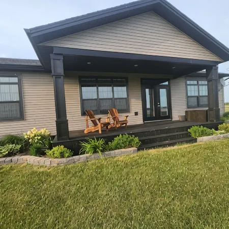 Cozy Waterfront Country Home w/game room. Close to all amenities!