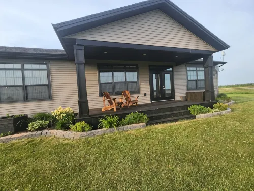 Cozy Waterfront Country Home w/game room. Close to all amenities!