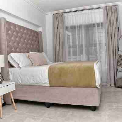 Stylish 2-Bedroom Apartment with Gym, Pool, Wi-Fi in Prime Lonehill Location. Rooms