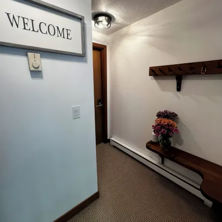 4Br Apartment with Waterfront Access