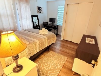 Modern 2Br Home Close to Campus & 10 Min Boston