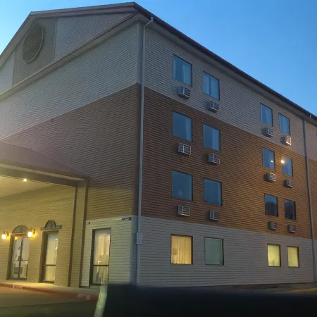 Grand View Inn & Suites