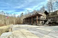 5 bedroom Estate near casino & downtown - 4-Star