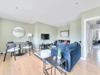 Beautiful apartment in Claygate Village Hotels in Claygate